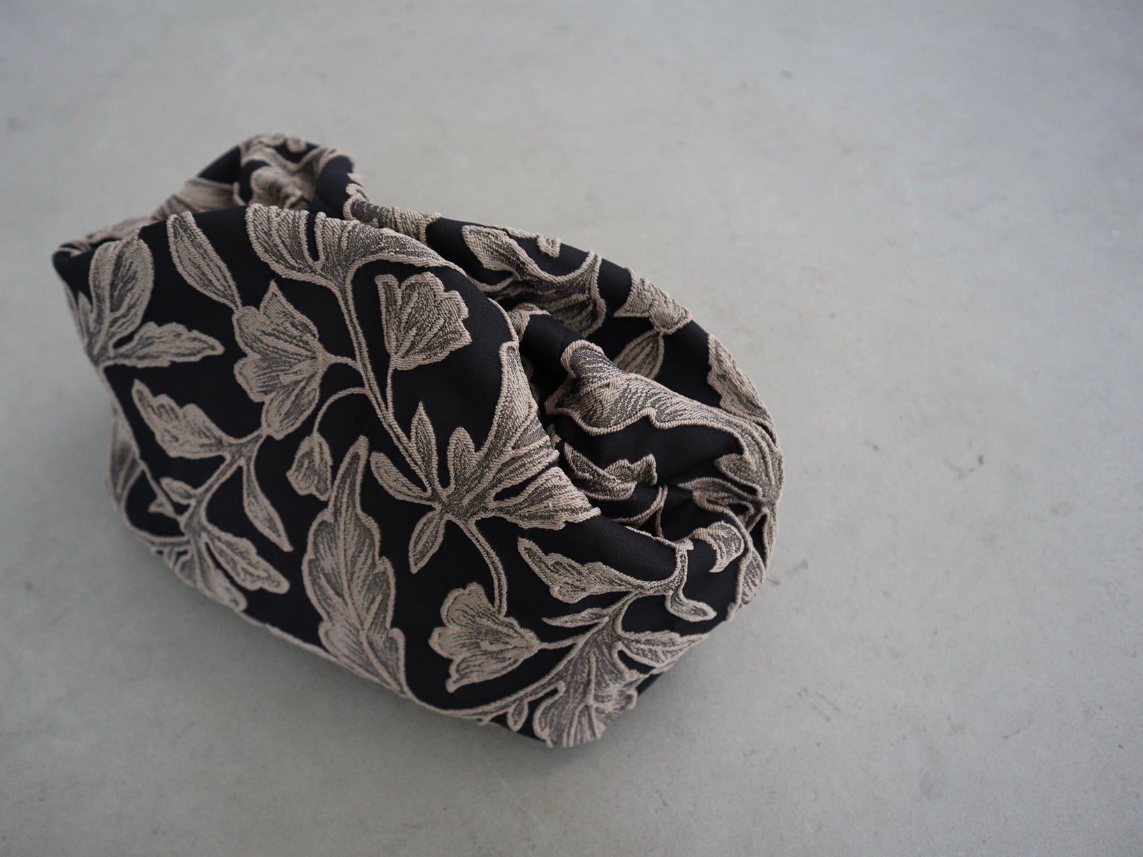 louren flower jacquard clutch bagバッグ - northwoodsbookkeeping.com