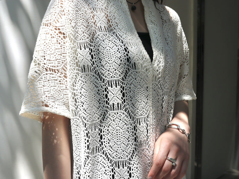 raschel lace Vneck pullover