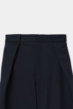 画像をギャラリービューアに読み込む, deep tucked pants