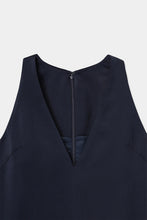 将图像加载到图库查看器中， v-neck sheer hem dress