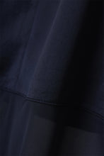 将图像加载到图库查看器中， v-neck sheer hem dress