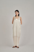 画像をギャラリービューアに読み込む, v-neck sheer hem dress
