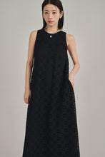 画像をギャラリービューアに読み込む, classic crochet flare dress