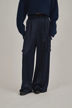 画像をギャラリービューアに読み込む, satin cargo pants