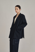 画像をギャラリービューアに読み込む, model：162cm ( navy / FREE )
