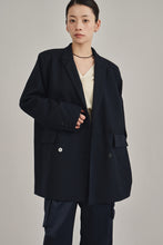 画像をギャラリービューアに読み込む, model：162cm ( navy / FREE )