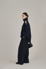 画像をギャラリービューアに読み込む, model：162cm ( navy / FREE )