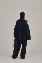 画像をギャラリービューアに読み込む, model：162cm ( navy / FREE )