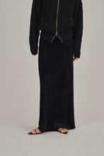 画像をギャラリービューアに読み込む, velour narrow skirt