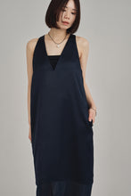 画像をギャラリービューアに読み込む, v-neck sheer hem dress