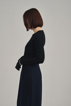 画像をギャラリービューアに読み込む, Vneck knit bodysuit