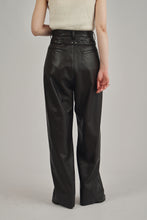 画像をギャラリービューアに読み込む, belted vegan leather pants