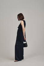 画像をギャラリービューアに読み込む, model：157cm ( navy / FREE )