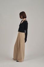 画像をギャラリービューアに読み込む, deep tucked pants