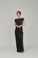 Load image into Gallery viewer, satin narrow skirt