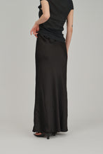 Load image into Gallery viewer, satin narrow skirt