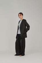 画像をギャラリービューアに読み込む, no collar satin jacket