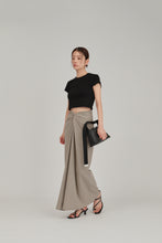 Load image into Gallery viewer, front twist drape skirt