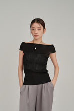 画像をギャラリービューアに読み込む, off shoulder sheer knit tops