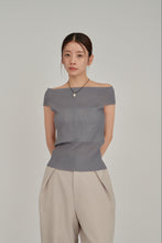 画像をギャラリービューアに読み込む, off shoulder sheer knit tops