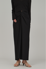 Load image into Gallery viewer, front twist drape skirt