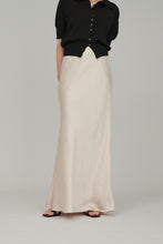 Load image into Gallery viewer, satin narrow skirt