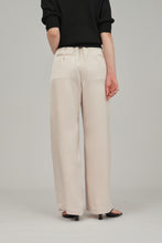画像をギャラリービューアに読み込む, relax satin pants