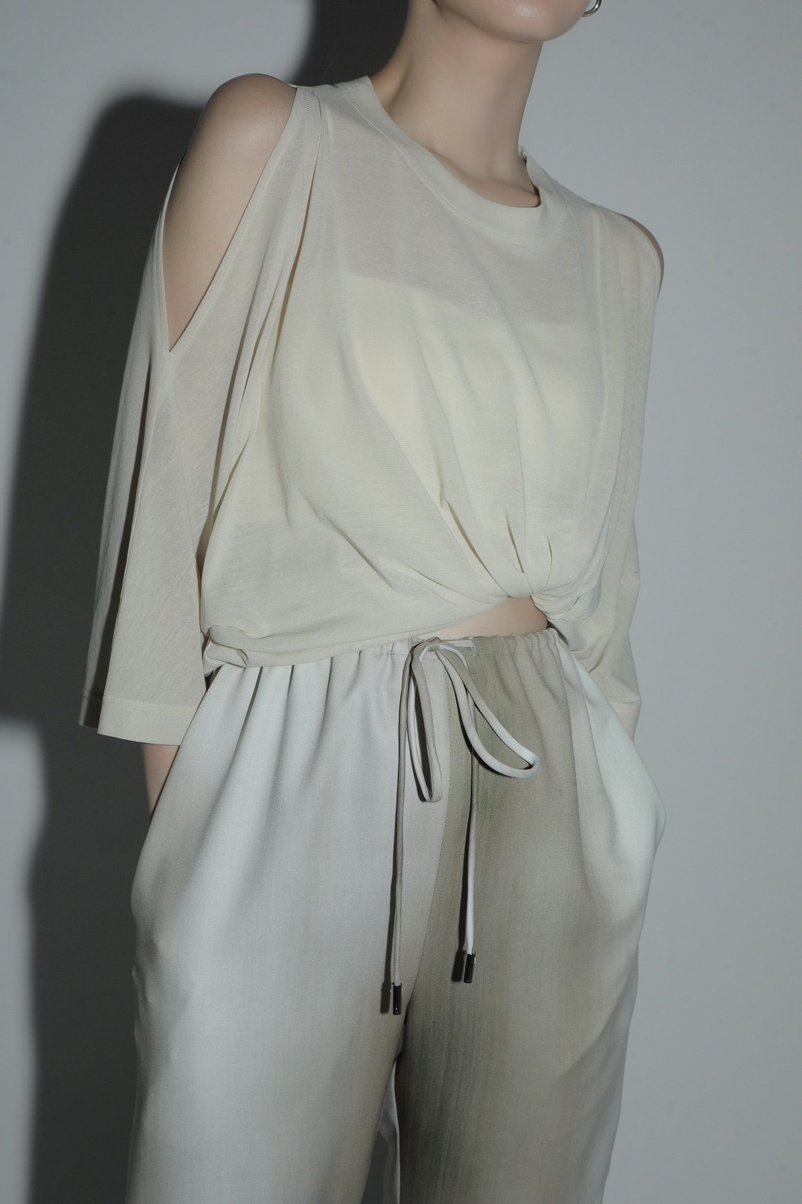 トップス louren LULU sleeve cut sheer tops – louren store