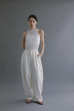 画像をギャラリービューアに読み込む, model：168cm ( white / FREE )