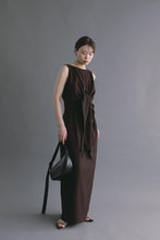 画像をギャラリービューアに読み込む, model：157cm ( brown / S )