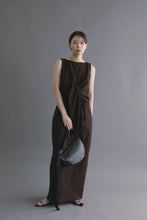 画像をギャラリービューアに読み込む, model：157cm ( brown / S )