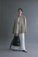 画像をギャラリービューアに読み込む, model：168cm ( beige / FREE )