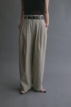 画像をギャラリービューアに読み込む, model：157cm ( beige / S )