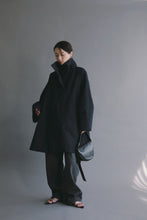 画像をギャラリービューアに読み込む, model：168cm ( navy / FREE )