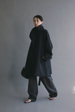 画像をギャラリービューアに読み込む, model：168cm ( navy / FREE )