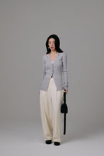 画像をギャラリービューアに読み込む, neck slit knit cardigan