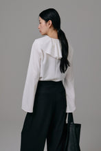 Load image into Gallery viewer, frills collar blouse