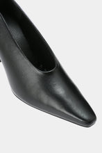 画像をギャラリービューアに読み込む, pointed toe shape pumps