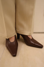 画像をギャラリービューアに読み込む, pointed toe shape pumps