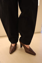 画像をギャラリービューアに読み込む, pointed toe shape pumps