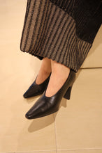 画像をギャラリービューアに読み込む, pointed toe shape pumps