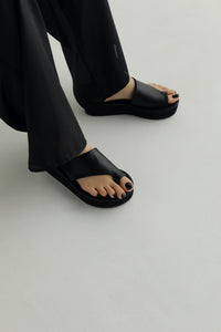 leather thong sandal